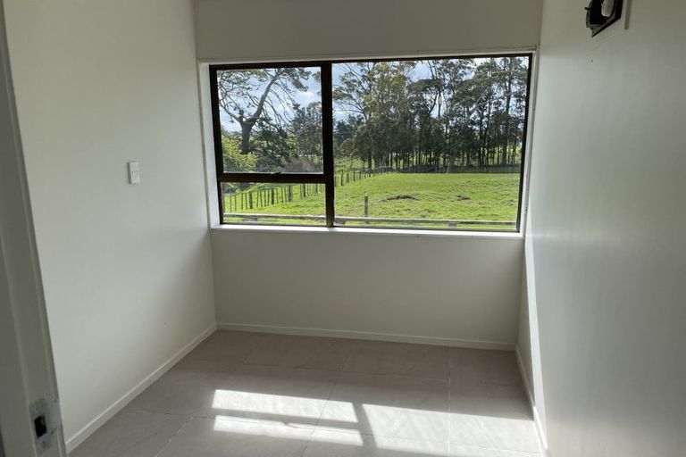 Photo of property in 10 Bycroft Road, Karaka, Papakura, 2578