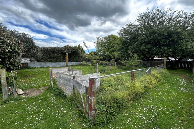 Photo of property in 16 George Street, Dannevirke, 4930