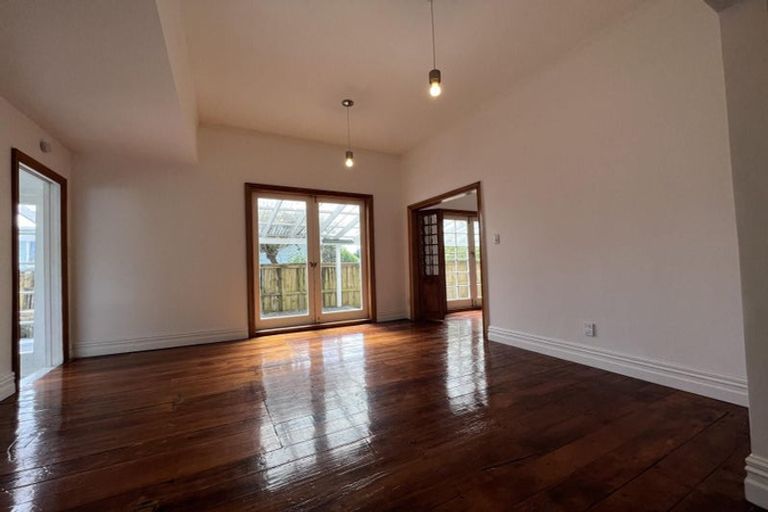 Photo of property in 55 Kamara Road, Glen Eden, Auckland, 0602