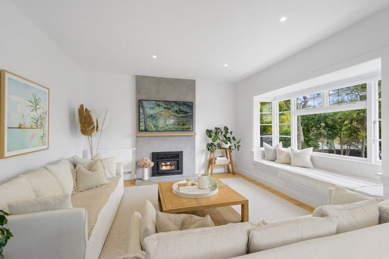 Photo of property in 64 Wilsons Road, Saint Martins, Christchurch, 8022