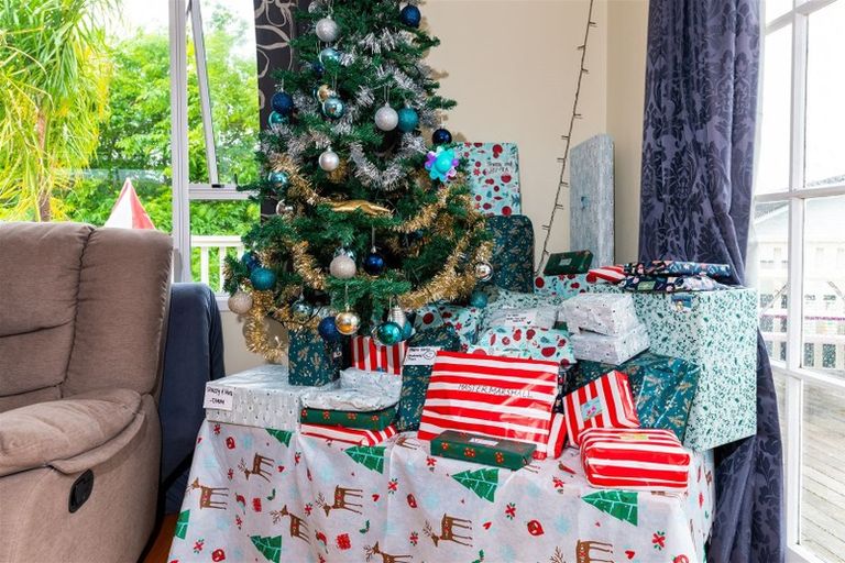 Photo of property in 91 Sunnyside Road, Sunnyvale, Auckland, 0612