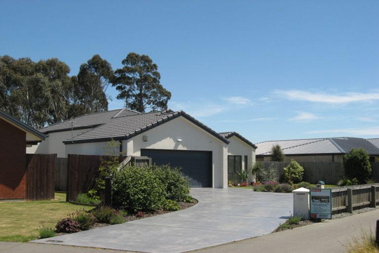 Photo of property in 14 Henridge Place, Avonhead, Christchurch, 8042