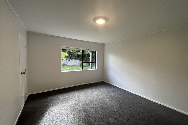 Photo of property in 1/7 Vera Road, Te Atatu South, Auckland, 0610