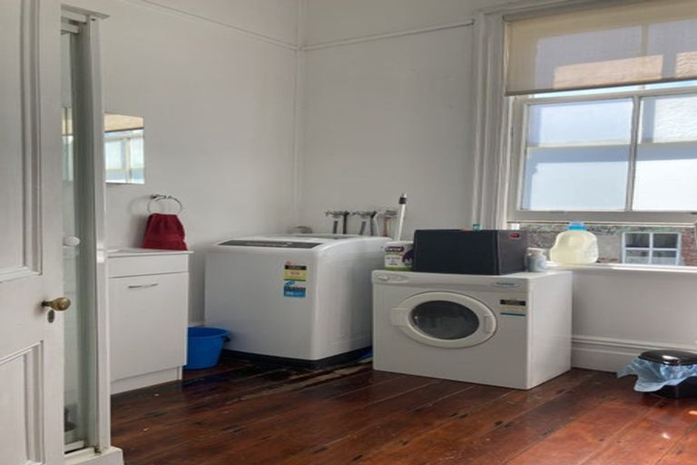 Photo of property in 15 Myrtle Crescent, Mount Cook, Wellington, 6021