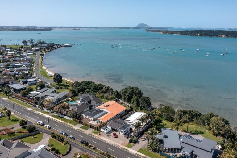 Photo of property in 69 Omokoroa Road, Omokoroa, 3114