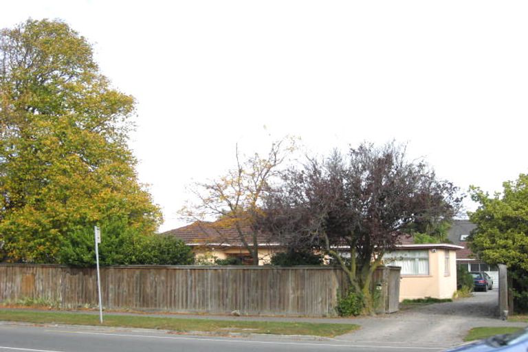 Photo of property in 69 Memorial Avenue, Ilam, Christchurch, 8053