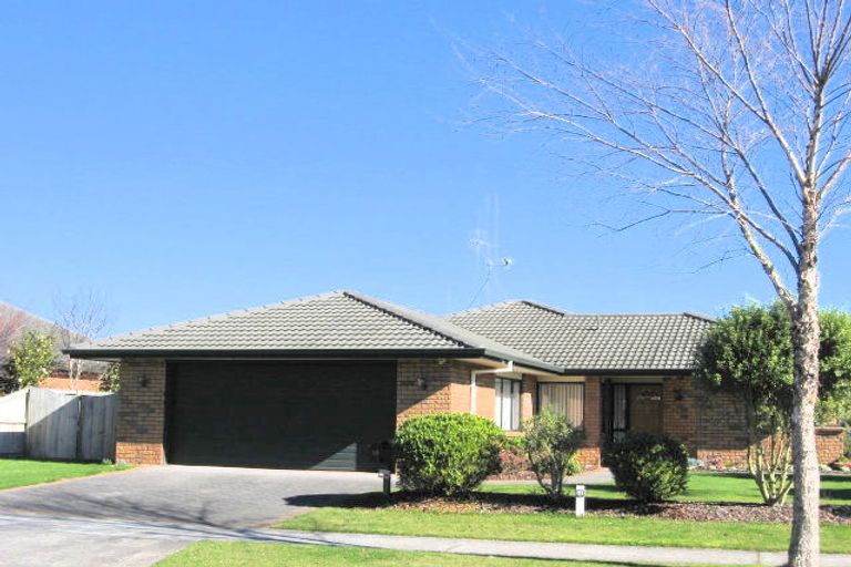 Photo of property in 18 Fendalton Drive, Rototuna, Hamilton, 3210