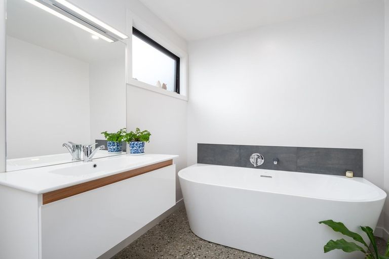 Photo of property in 9 Glenfiddich Road, Jacks Point, Queenstown, 9371