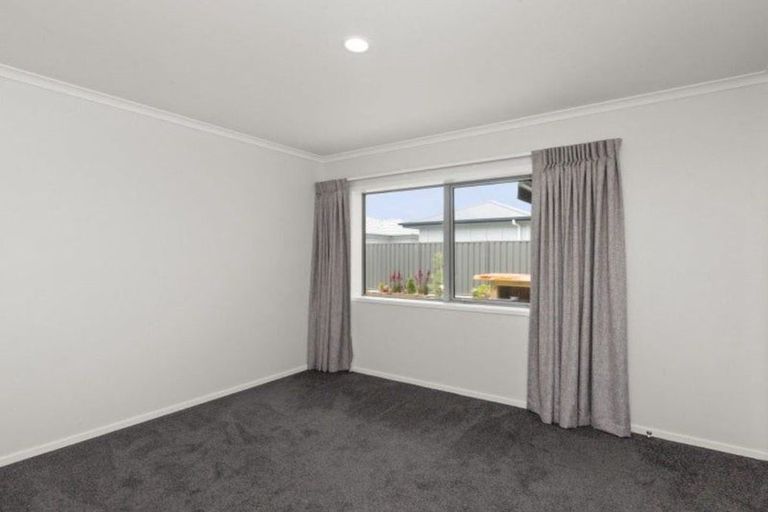 Photo of property in 14 Rangataiki Place, Te Awa, Napier, 4110