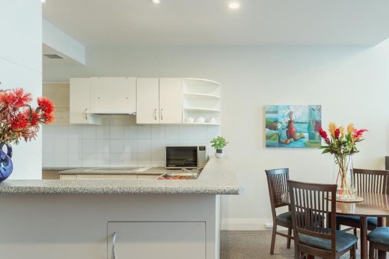 Photo of property in Whitmore Apartments, 7c Stout Street, Wellington Central, Wellington, 6011
