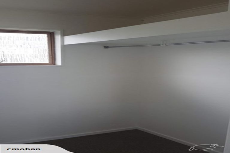 Photo of property in 8b Middlesex Place, Northland, Wellington, 6012