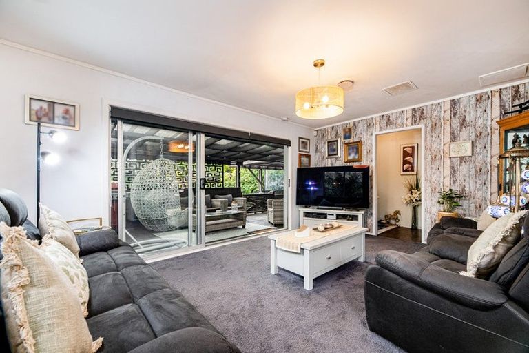 Photo of property in 51 Onedin Place, Titirangi, Auckland, 0604
