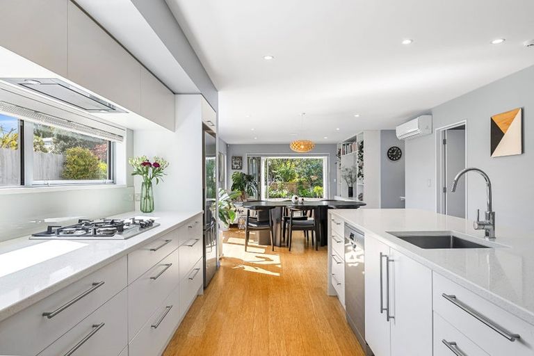 Photo of property in 15 Bowenvale Avenue, Cashmere, Christchurch, 8022