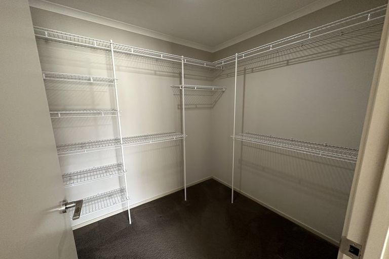 Photo of property in 8 Horizon View Road, Oteha, Auckland, 0632