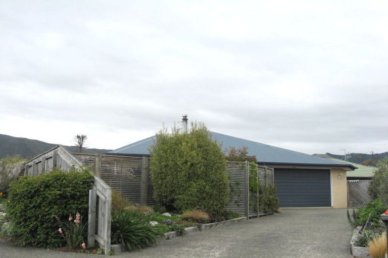 Photo of property in 12 Baxter Place, Stoke, Nelson, 7011