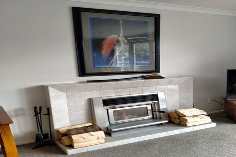 Photo of property in 30 Manor Drive, Stokes Valley, Lower Hutt, 5019