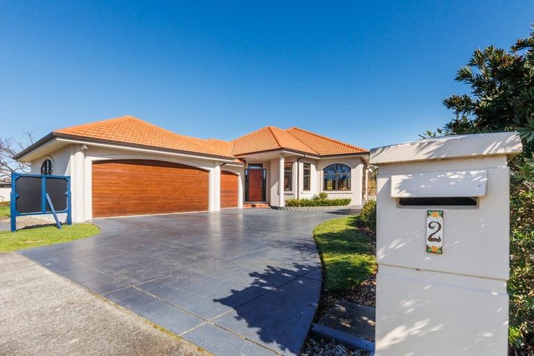 Photo of property in 2 Heritage Place, Terrace End, Palmerston North, 4410