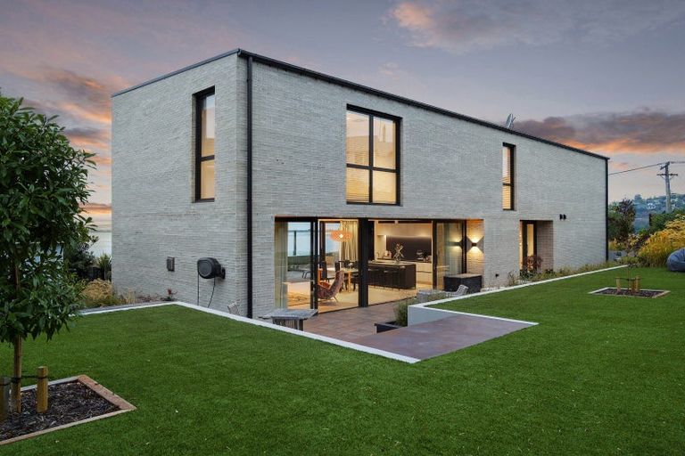 Photo of property in 32 Mount Pleasant Road, Mount Pleasant, Christchurch, 8081