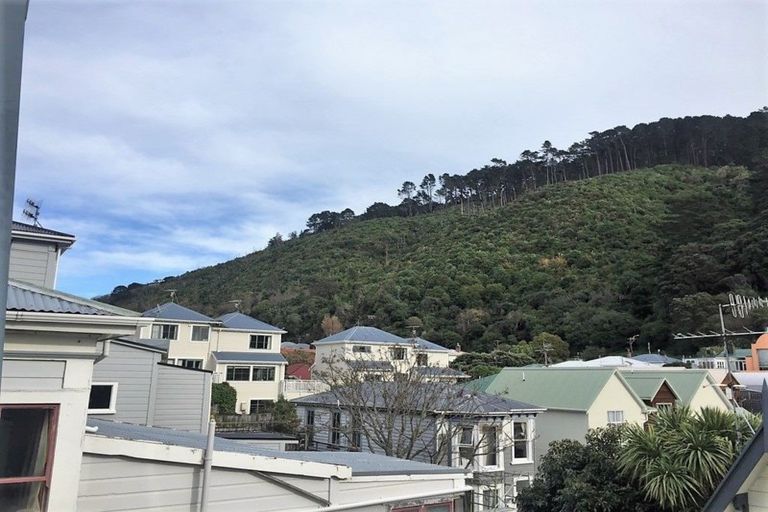 Photo of property in 2/168 Tinakori Road, Thorndon, Wellington, 6011