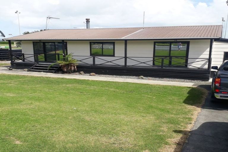 Photo of property in 21 Churchill Terrace, Waiuku, 2123