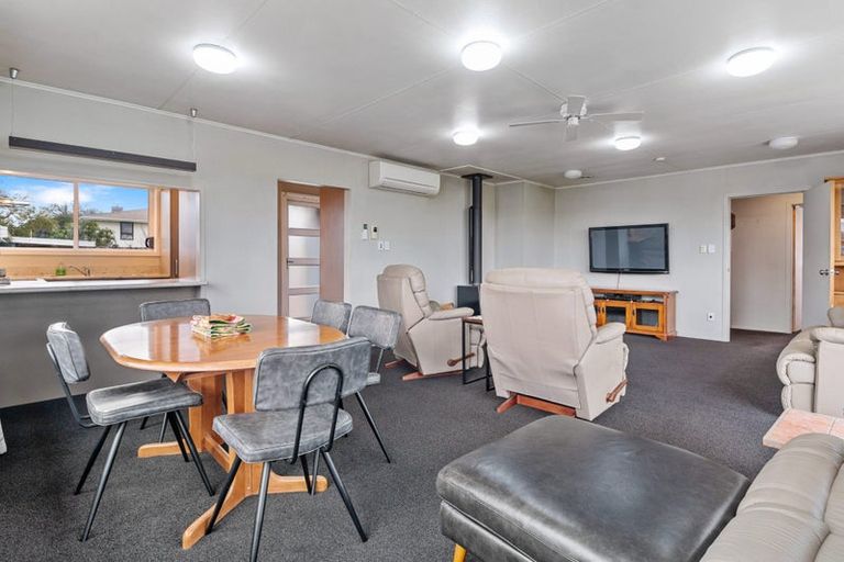 Photo of property in 35 Aotea Crescent, Tokoroa, 3420