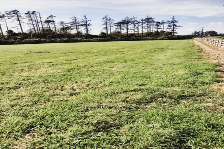 Photo of property in 177 Mountain Road, Sentry Hill, New Plymouth, 4373