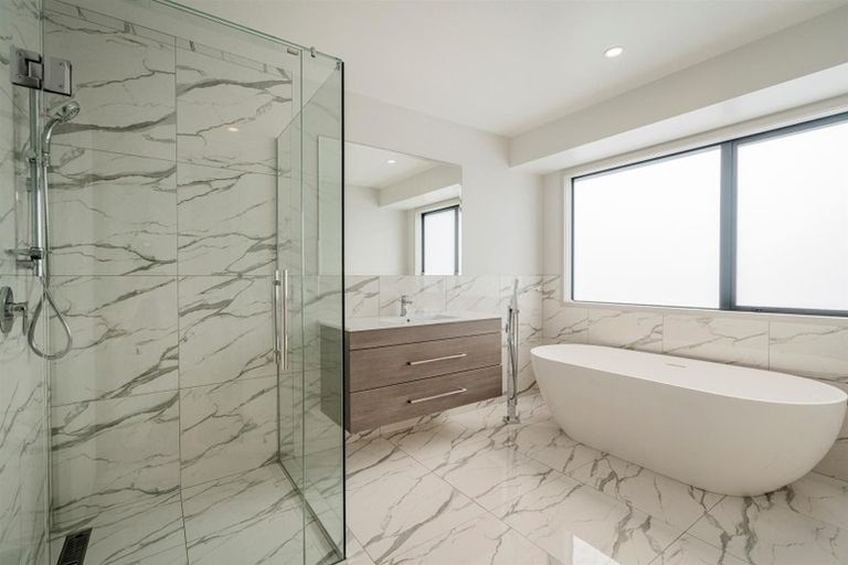 Photo of property in 1 Topping Place, Whitianga, 3510