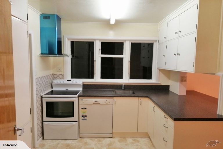 Photo of property in 32 Arapiko Street, Johnsonville, Wellington, 6037