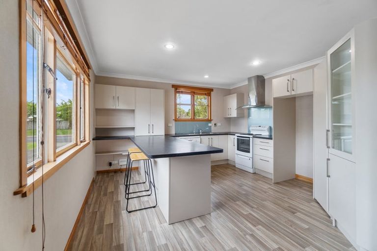 Photo of property in 307 Shakespeare Street, Leamington, Cambridge, 3432