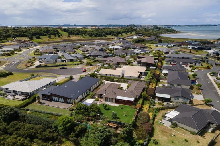 Photo of property in 16 Vantage Place, Omokoroa, 3114