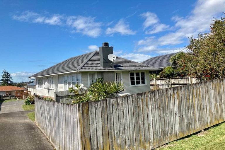 Photo of property in 93 Roberts Road, Te Atatu South, Auckland, 0610
