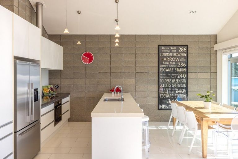 Photo of property in 2/28 Beach Parade, Oneroa, Waiheke Island, 1081