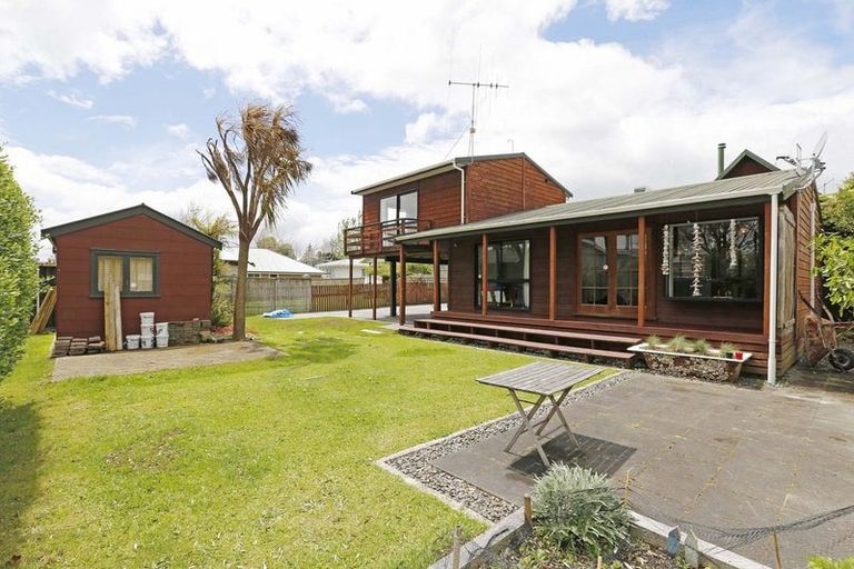 Photo of property in 12 Ohaupo Road, Hamilton Lake, Hamilton, 3204