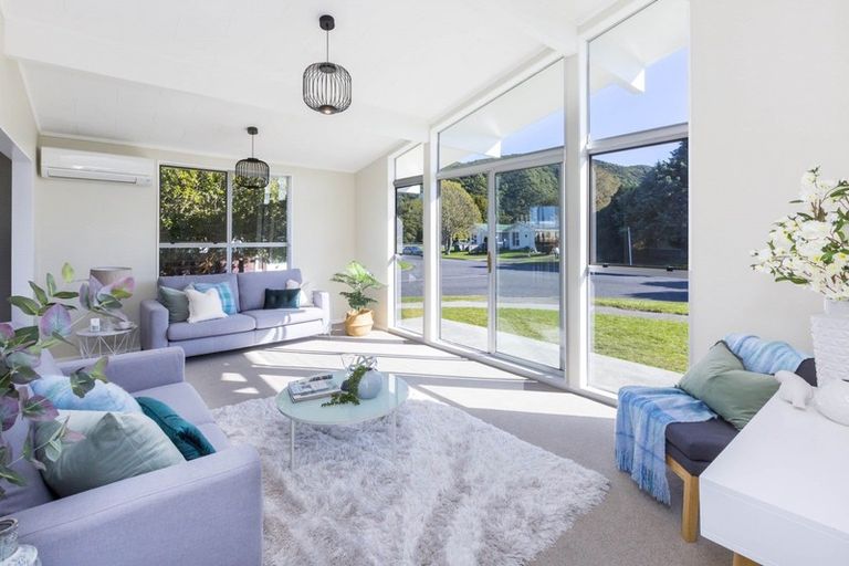 Photo of property in 117 California Drive, Totara Park, Upper Hutt, 5018