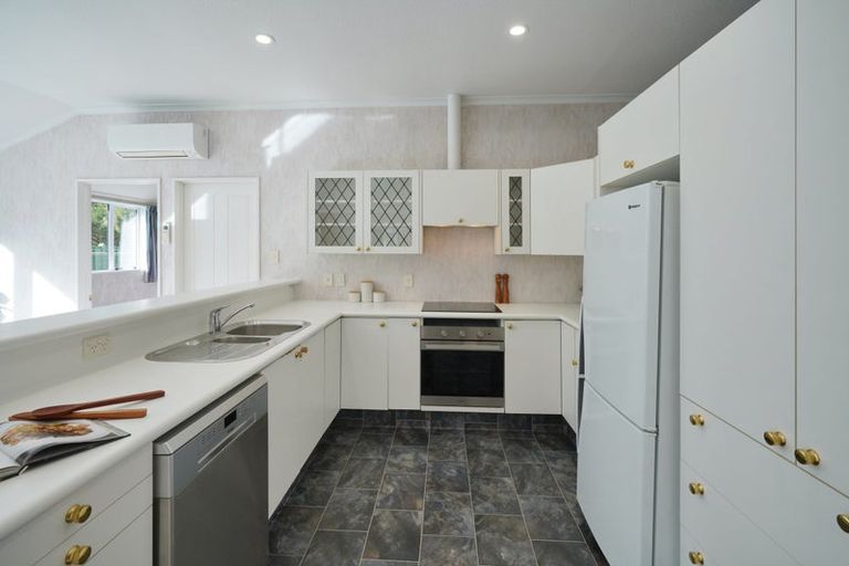 Photo of property in 33 Peer Street, Upper Riccarton, Christchurch, 8041