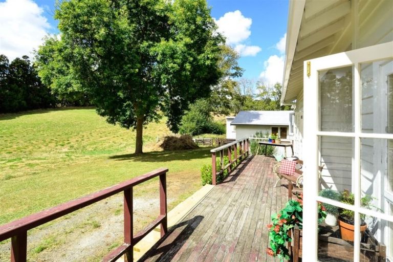 Photo of property in 113 Foster Road, Kumeu, 0891