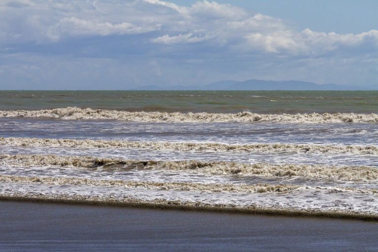 Photo of property in 5a Willow Grove, Raumati Beach, Paraparaumu, 5032