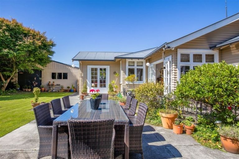 Photo of property in 35 Alpha Avenue, Strowan, Christchurch, 8052