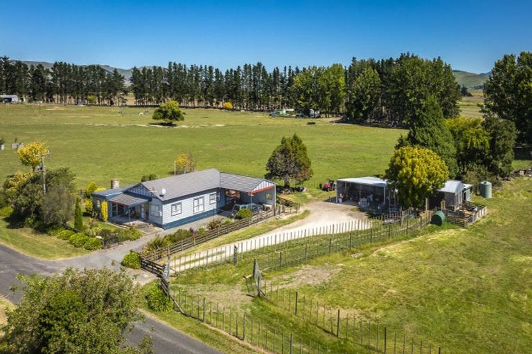 Photo of property in 32 Poukawa Road, Poukawa, Hastings, 4178