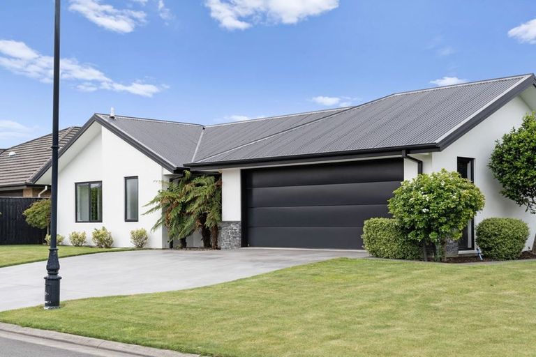 Photo of property in 2 Westburn Place, Prebbleton, 7604