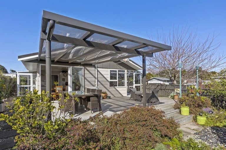 Photo of property in 2 Gardenia Avenue, Bell Block, New Plymouth, 4312