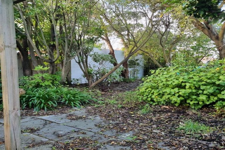 Photo of property in 100 Beachville Road, Redcliffs, Christchurch, 8081