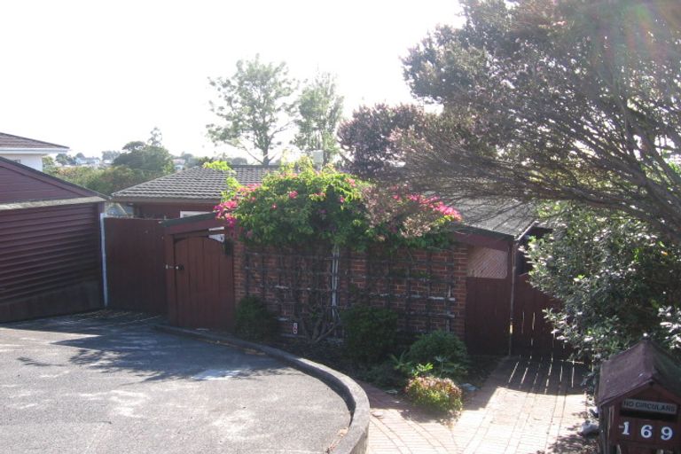 Photo of property in 169 Glenfield Road, Hillcrest, Auckland, 0626