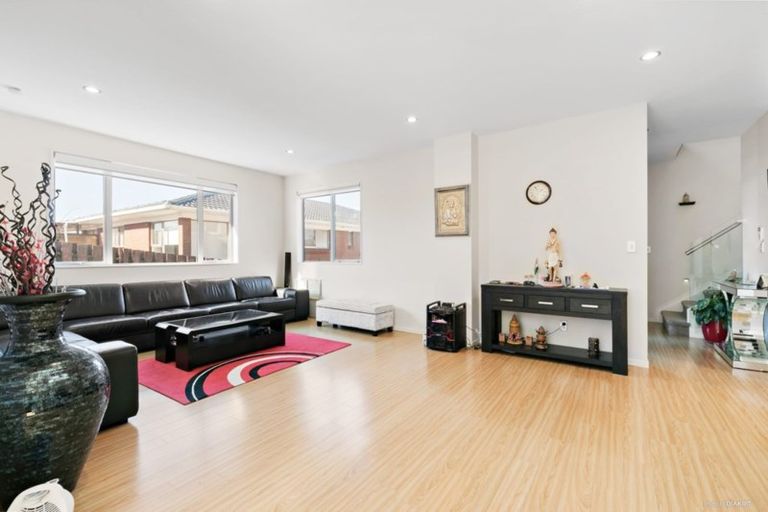 Photo of property in 135a Tiroroa Avenue, Te Atatu South, Auckland, 0610