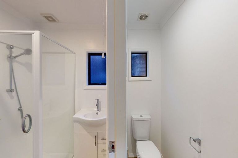 Photo of property in 14c Bracken Road, Newlands, Wellington, 6037