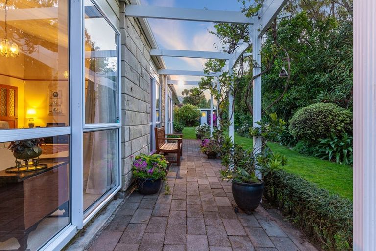 Photo of property in 12 Ngarara Road, Waikanae, 5036