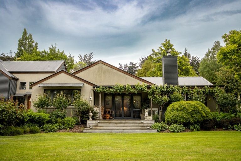 Photo of property in 201 Lochiel Branxholme Road, Lochiel, Winton, 9781