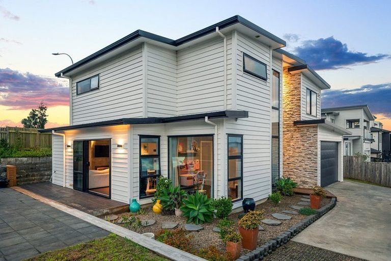 Photo of property in 3 Manawanui Way, Orewa, 0931