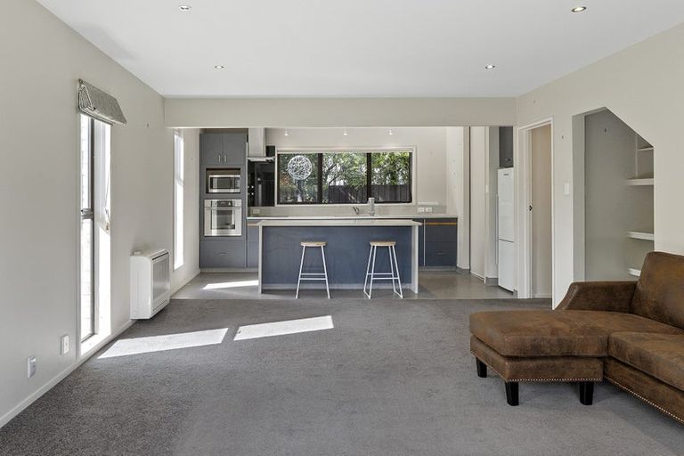 Photo of property in 2/80b Jeffreys Road, Fendalton, Christchurch, 8052