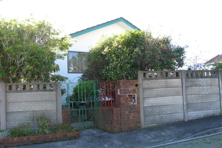 Photo of property in 12 Pauline Way, Paparangi, Wellington, 6037